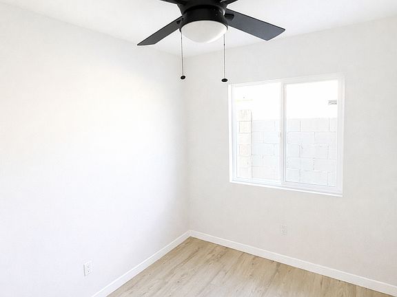 5th image of 15240 Leadwell St