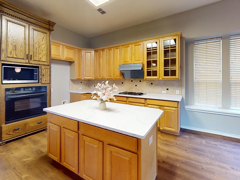 1423 Cool Springs Dr — Photo 8