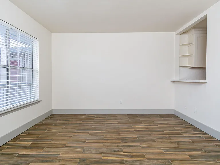 600 19th St #5 — Photo 3