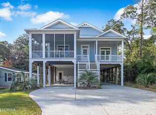 117 SW 4th St, Oak Island, NC 28465