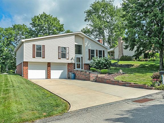 2nd image of 555 Monticello Dr