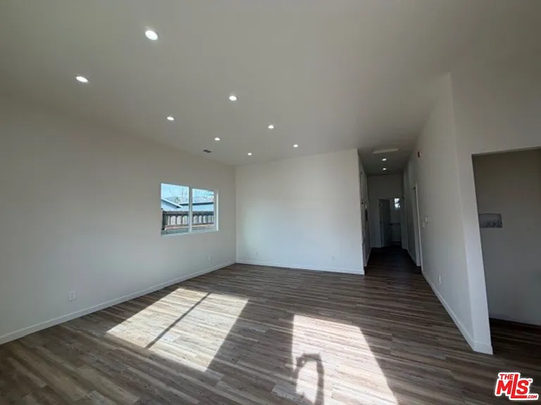 11018 Herrick Ave — Photo 11