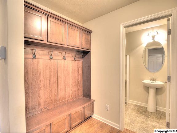 4th image of 2426 Belltown Dr