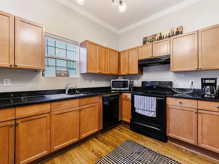 358 Clifford Ave — Photo 5