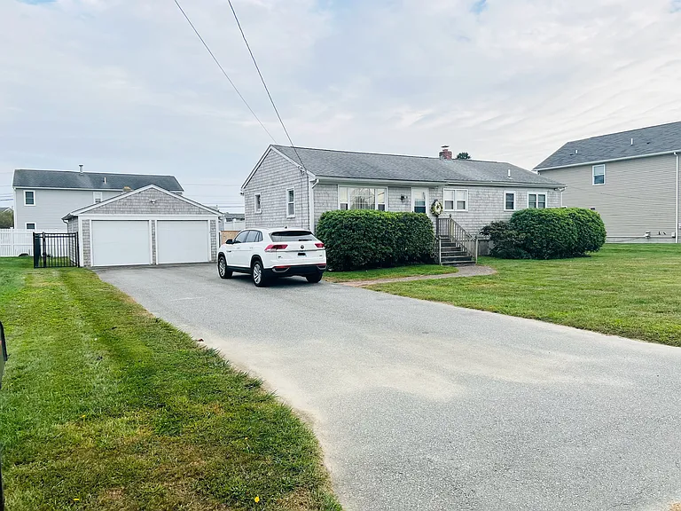 26 Cypress Ave — Photo 2