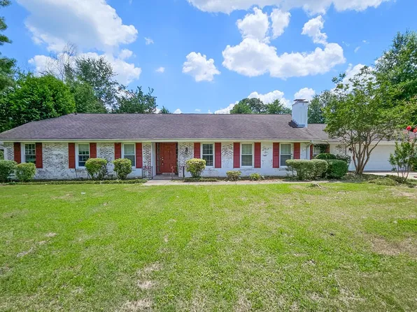 1914 Hickory Hills Rd, Florence, AL 35630