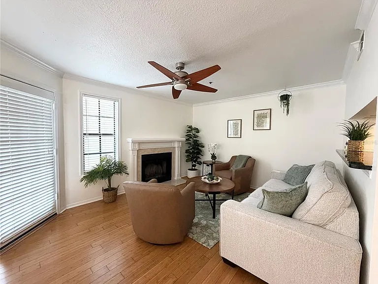 1000 W Horatio St #111 — Photo 5
