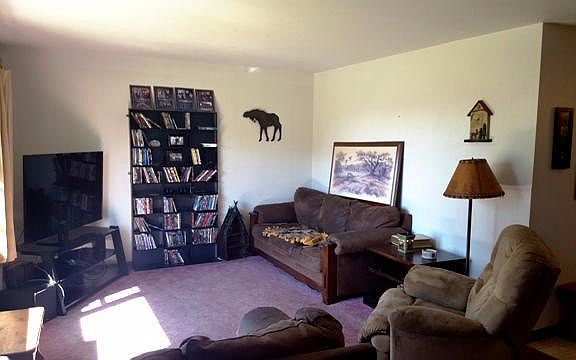 Sylfest St-Living room