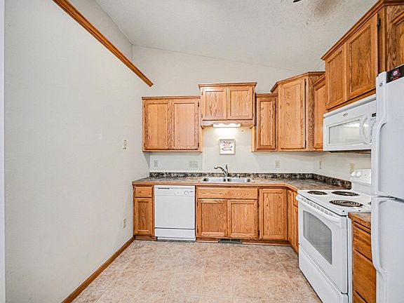 5th image of 9106 Orchard Cir