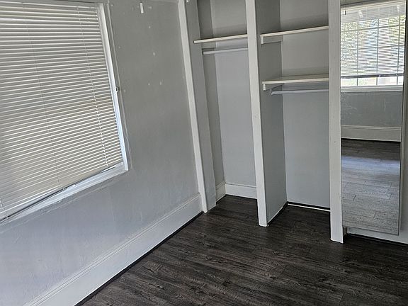 5th image of 510 E Jackson St APT 1