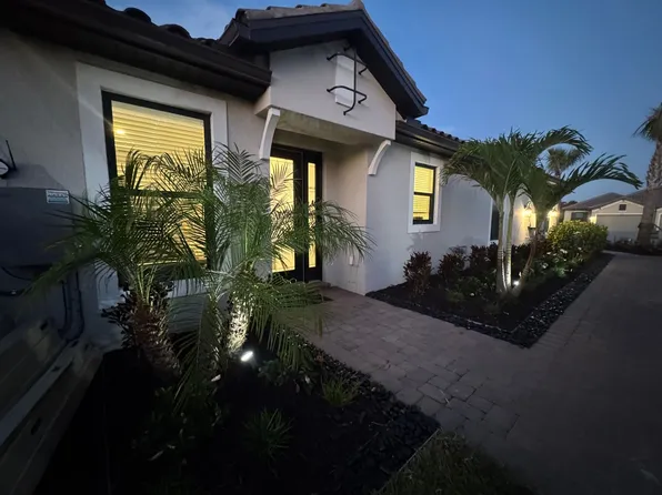 15565 Vittorio St, Naples, FL 34114