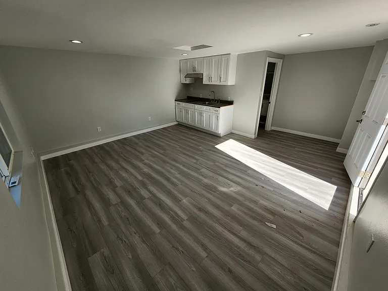 7758 Zelzah Ave — Photo 12