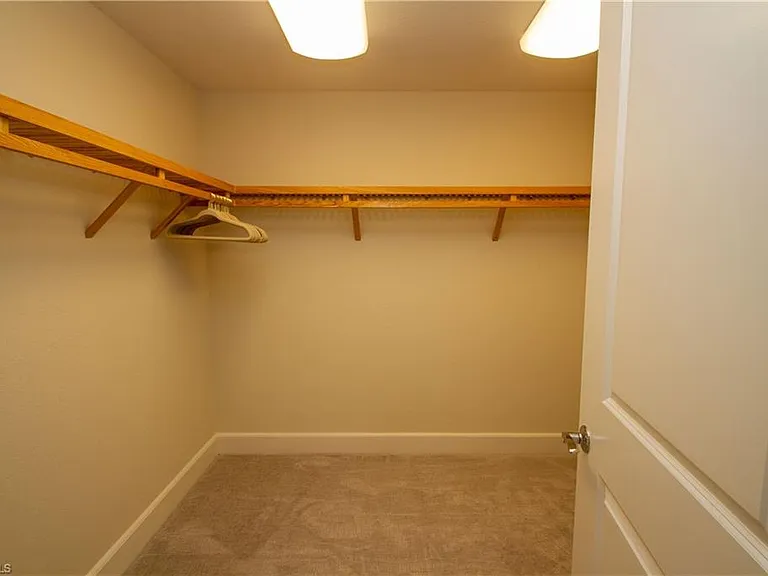 172 Indies Dr E #8-102 — Photo 20