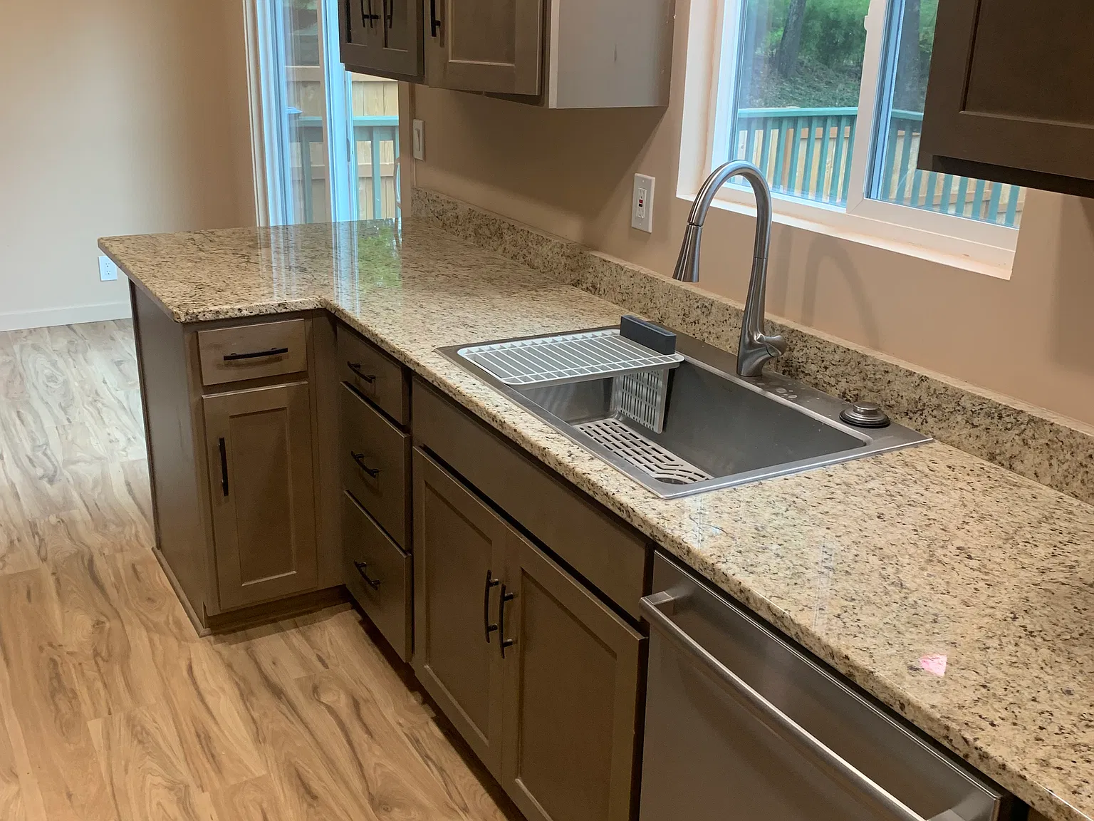 2 bed, 1.5 bath, 1200 sqft, $2,350 — Photo 2