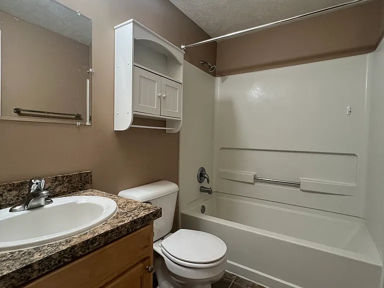 2614 Dewey Ave — Photo 11