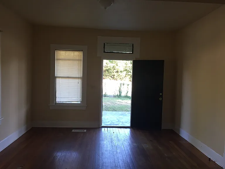 4007 Holly Ave — Photo 6