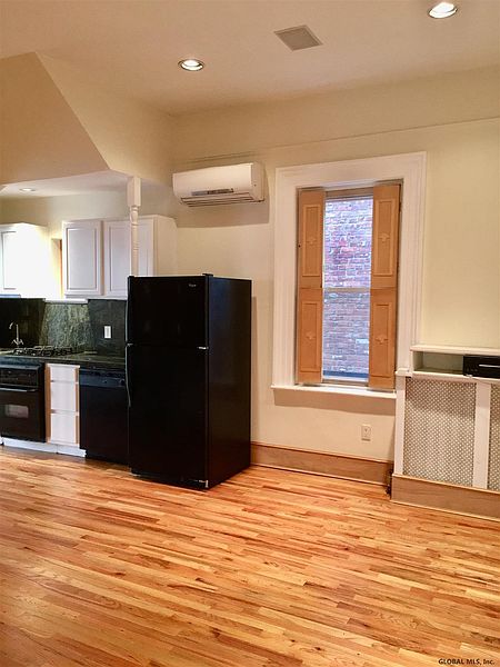 3rd image of 304 WASHINGTON Avenue