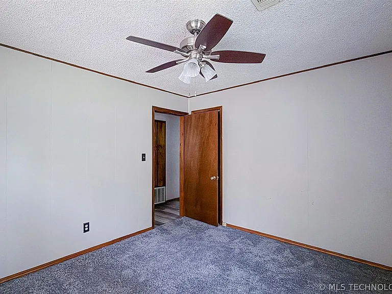 613 W 23rd St — Photo 23