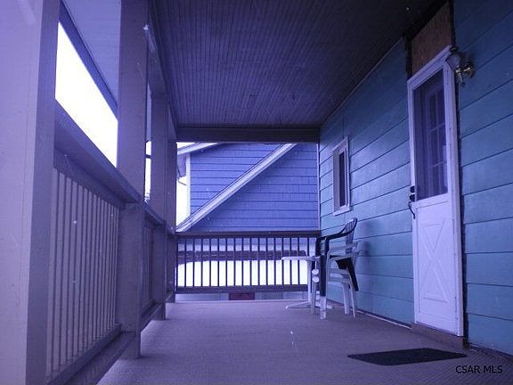 5th image of 225 Marbury Ave