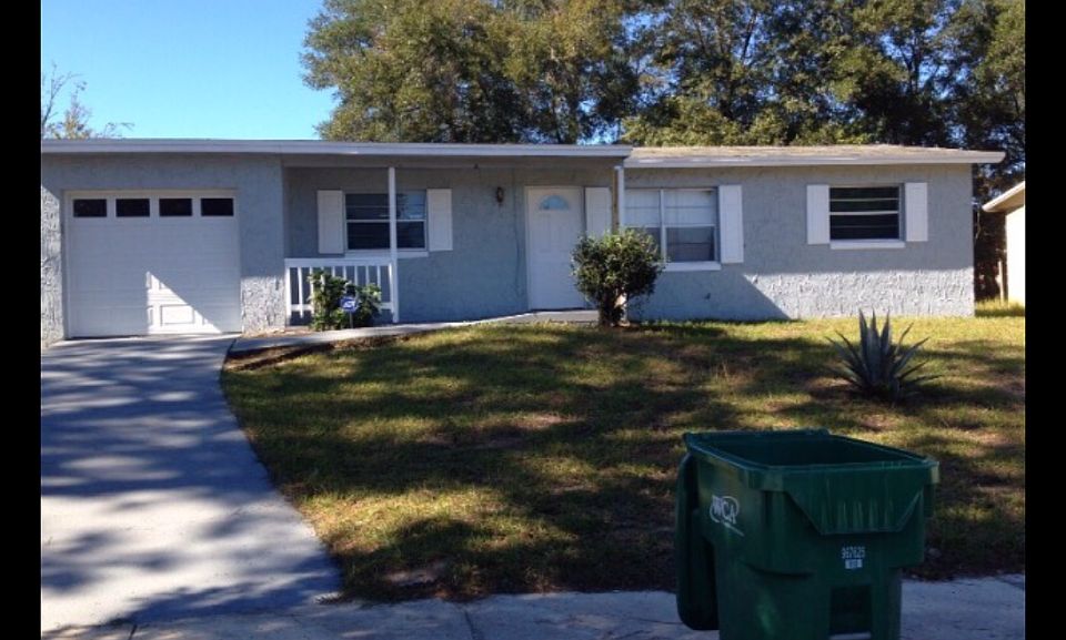 1st image of 924 Oakhurst Dr