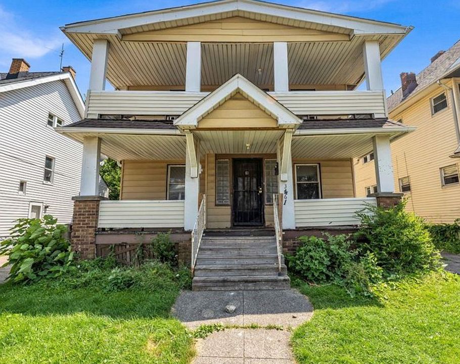 1st image of 3461 E 143rd St #1