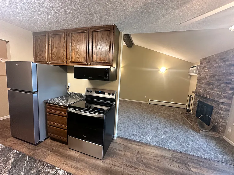 821 Smetana Rd #5 — Photo 6