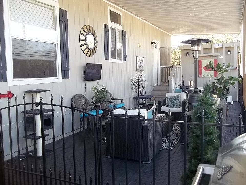 Furnished patio