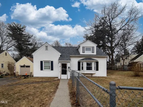 16 Lake Road, Albany, NY 12205