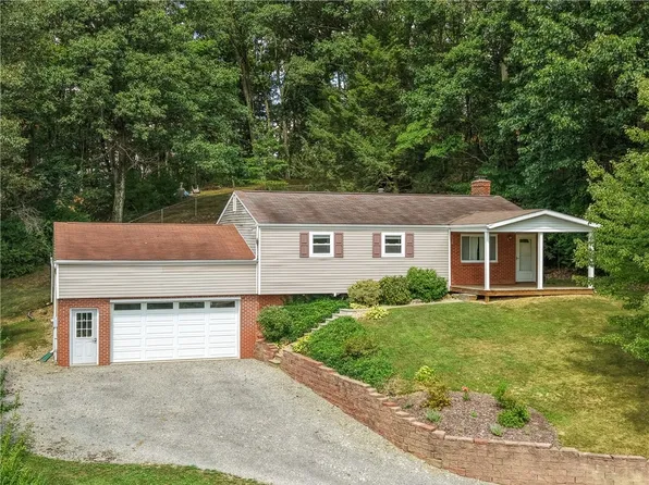 146 Tanglewood Dr, Valencia, PA 16059