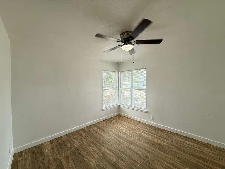 339 Brettonwood Dr — Photo 10