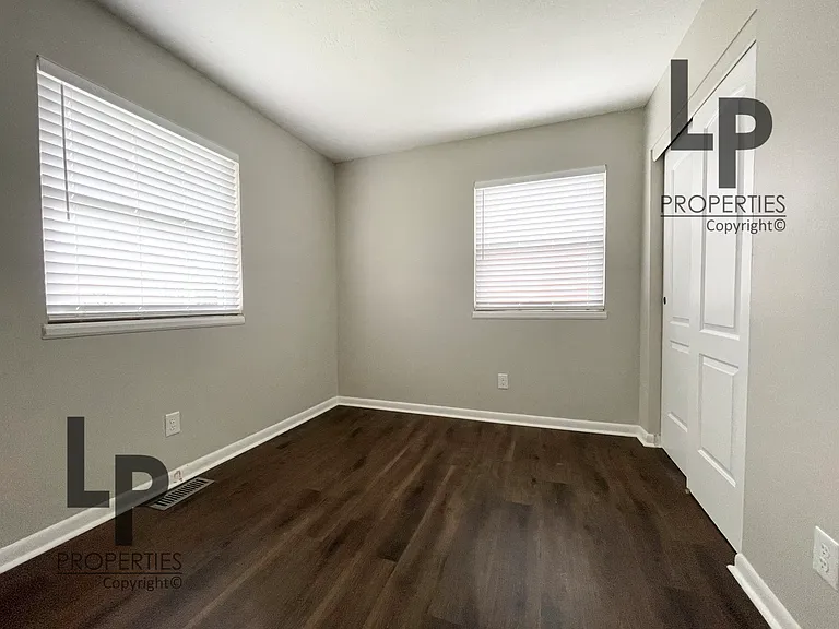 3479 Greenlawn Dr — Photo 5