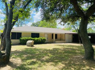 528 Charlene St, El Campo, TX 77437
