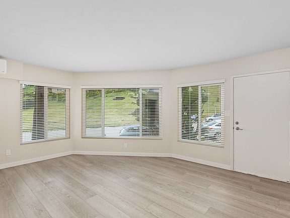 3rd image of 3525 Reynard Way APT A