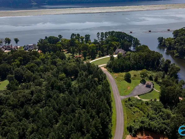 2510 Lookout Mountain Dr, Scottsboro, AL 35769
