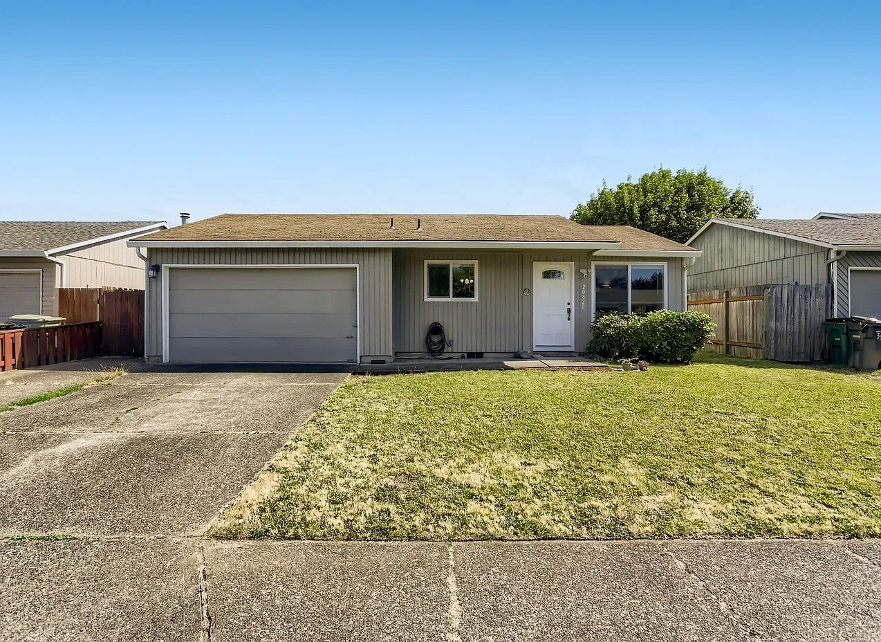 3 bed, 1139 sqft, $2,600 — Photo 1