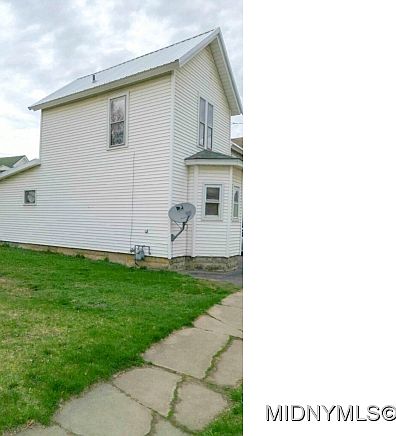 2nd image of 217 E Smith St