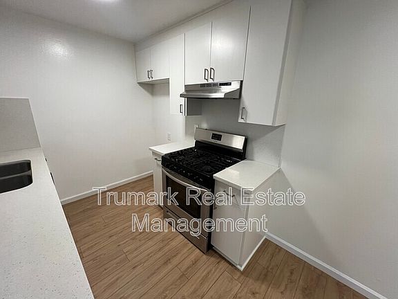 2nd image of 2713 Montrose Ave APT 4
