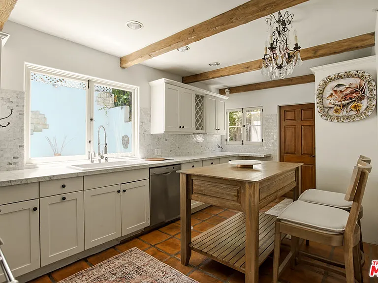 1407 N Beverly Dr — Photo 22
