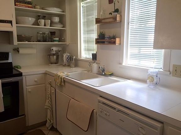 3rd image of 1500 Elton Ln APT 6