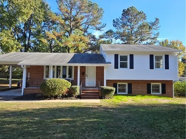 1089 Torrey Dr, Fayetteville, NC 28301