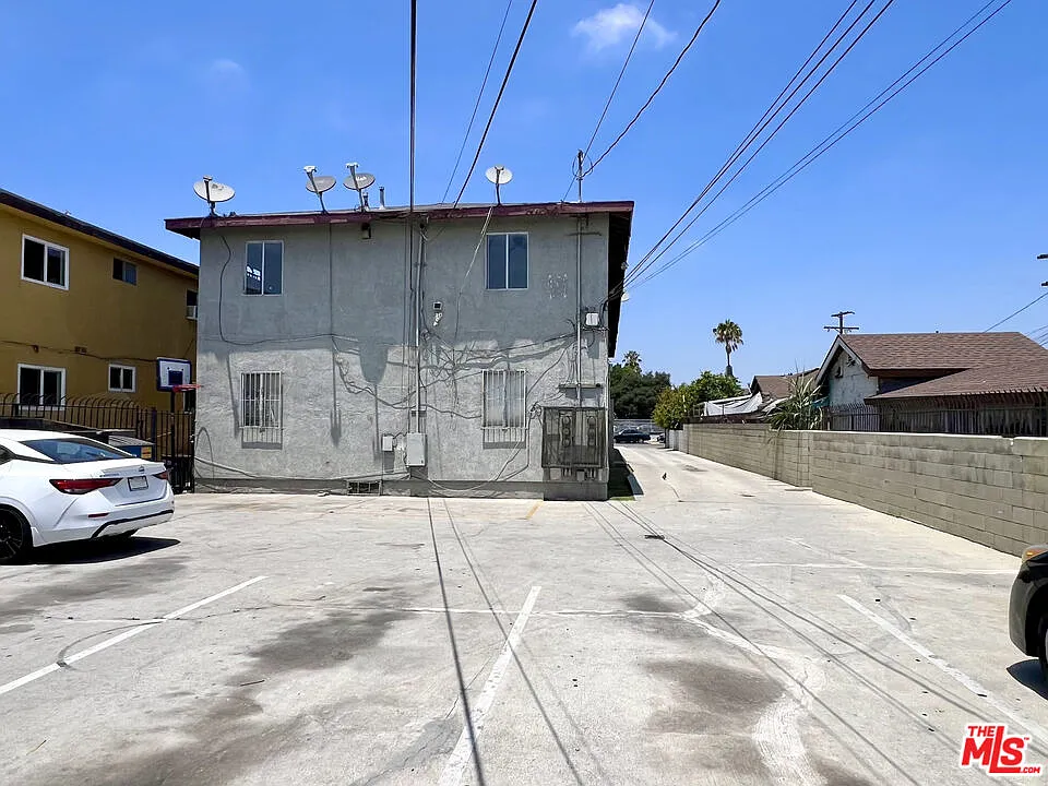 3 bed, 1.0 bath, 1150 sqft, $2,800 — Photo 4