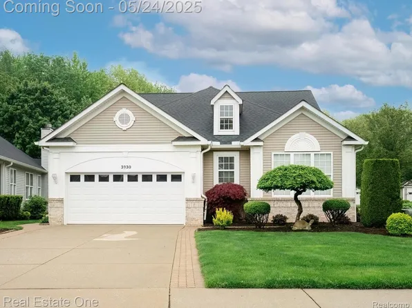 3930 Hillsdale Dr, Auburn Hills, MI 48326
