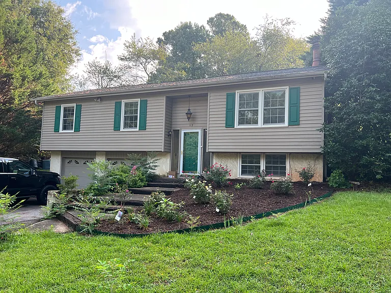 112 Kirk Dr — Photo 1