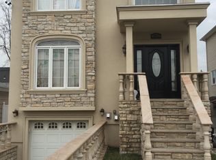 1802 Drumgoole Rd W, Staten Island, NY 10309