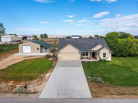 2nd image of 3047 Royal Vista Ct