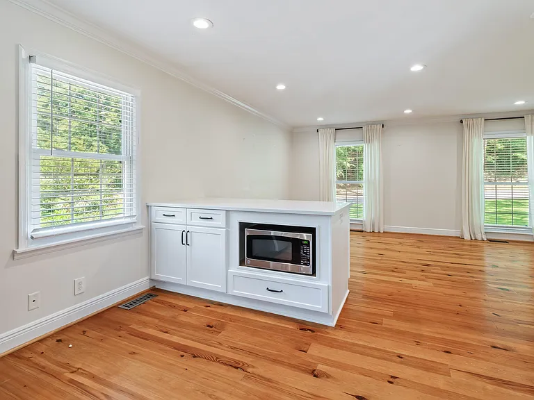 3708 Northcote Dr — Photo 11