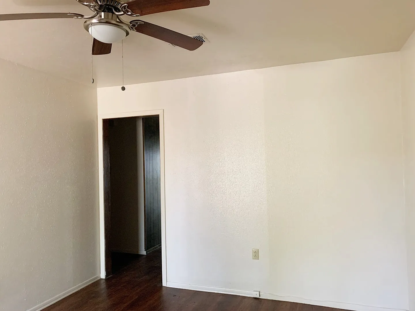 3 bedroom 1.5 bathroom — Photo 4