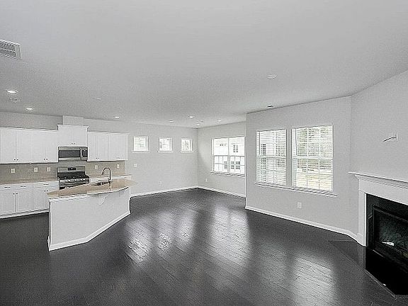 5th image of 14412 Cardwell Hill Ln