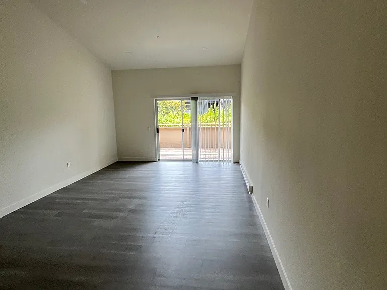 650 S Eliseo Dr — Photo 6