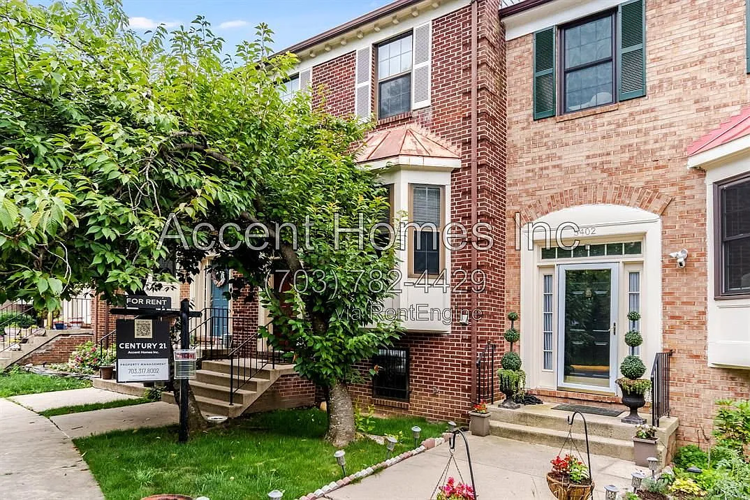 3 bed, 2.5 bath, 1664 sqft, $3,200 — Photo 3
